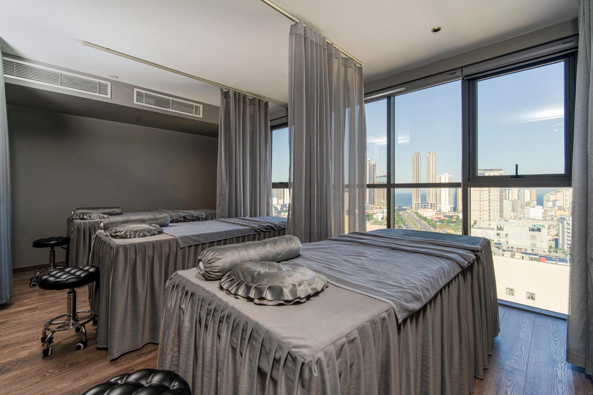 Luxtery Hotel & Spa Da Nang Buitenkant foto