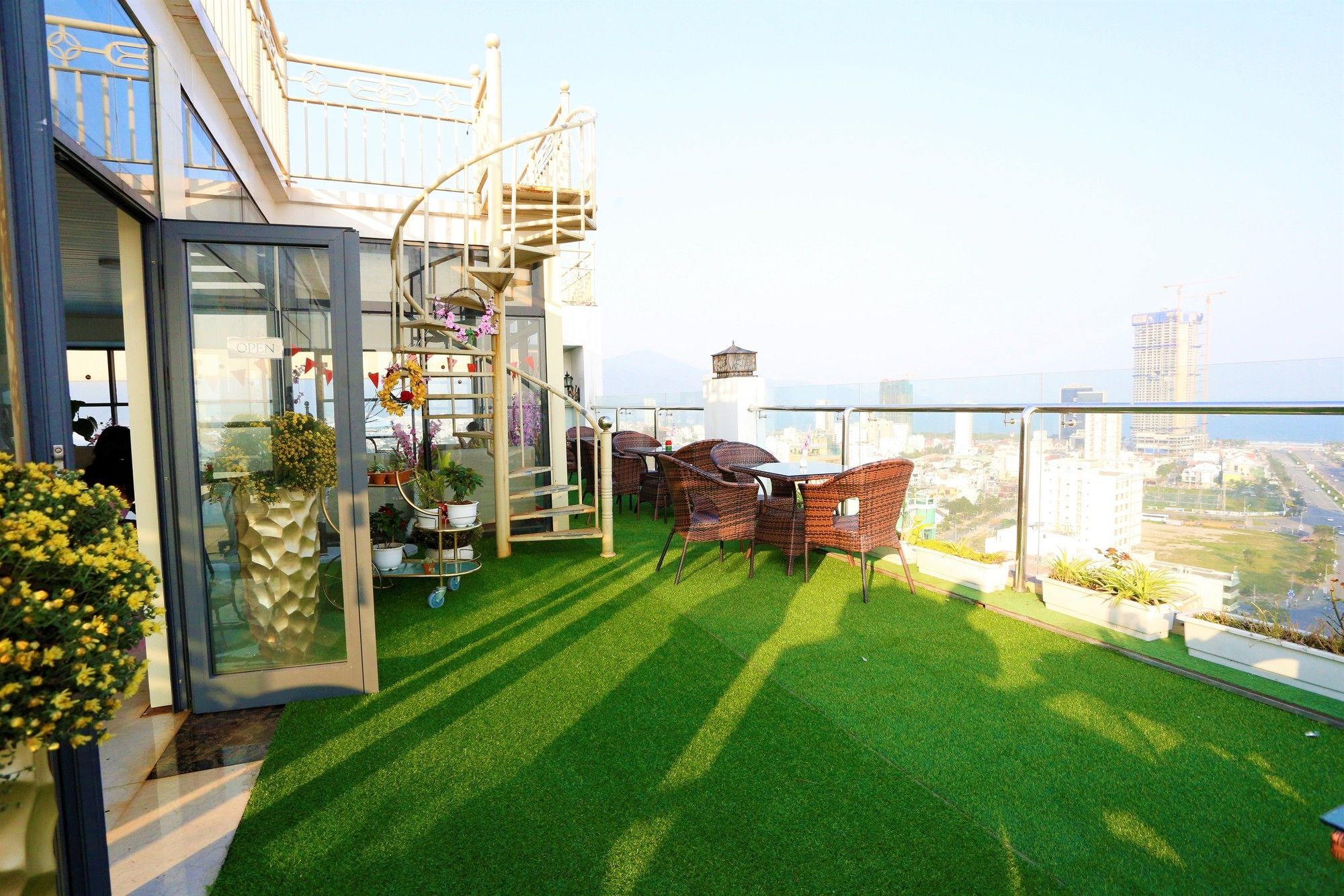Luxtery Hotel & Spa Da Nang Buitenkant foto